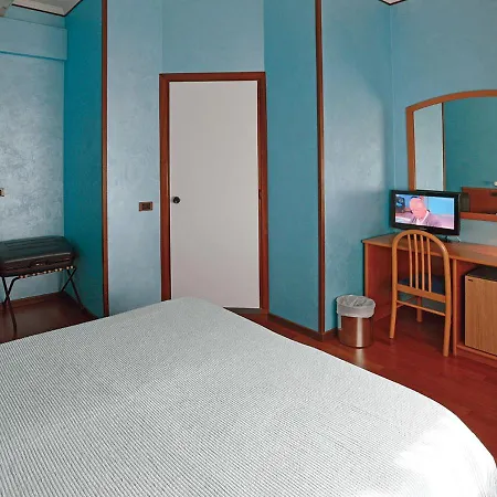 Hotel Autostrada 3*