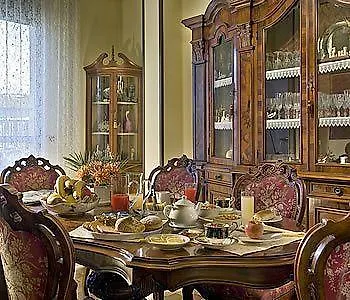 奥托斯拉达酒店 3*