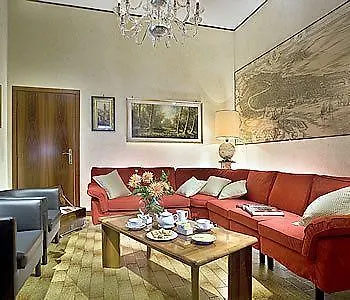 奥托斯拉达酒店